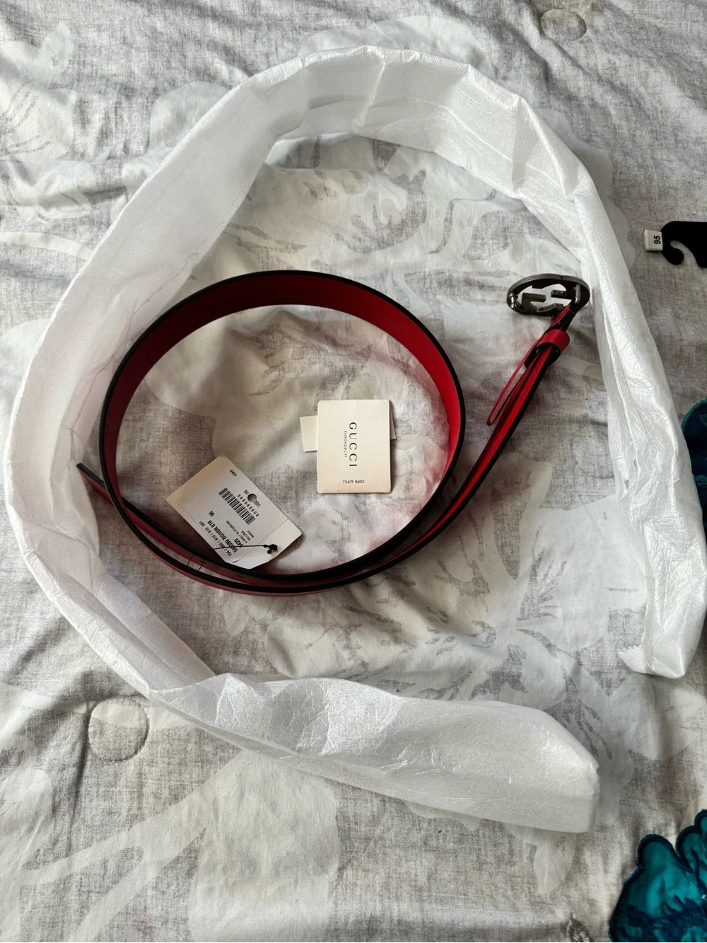 Gucci Red Leather Logo-Stamped Belt Strap